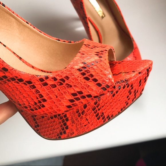 🆕 NEON ORANGE SNAKE PRINT PEEP TOE PLATFORM PUMPS - Picture 3 of 8